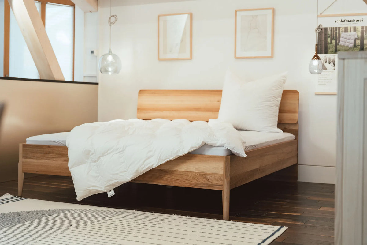 Showroom Raumwerk Baumann in Ebersberg mit Bettwaren der schlafmacherei